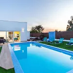 Villa Harmony - Com Piscina, Bbq E Mesa Ping-Pong - Alcantarilha Alcantarilha